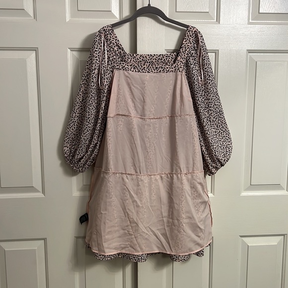 D12- NWT Who What Wear Bishop Pink Black Leaves Ruffles Dress Size Small - Picture 11 of 14